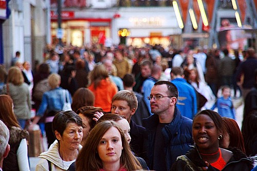 shopping-crowd